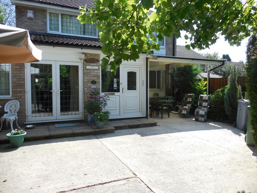 The Tulip Tree Hotel Wilmslow Exterior foto