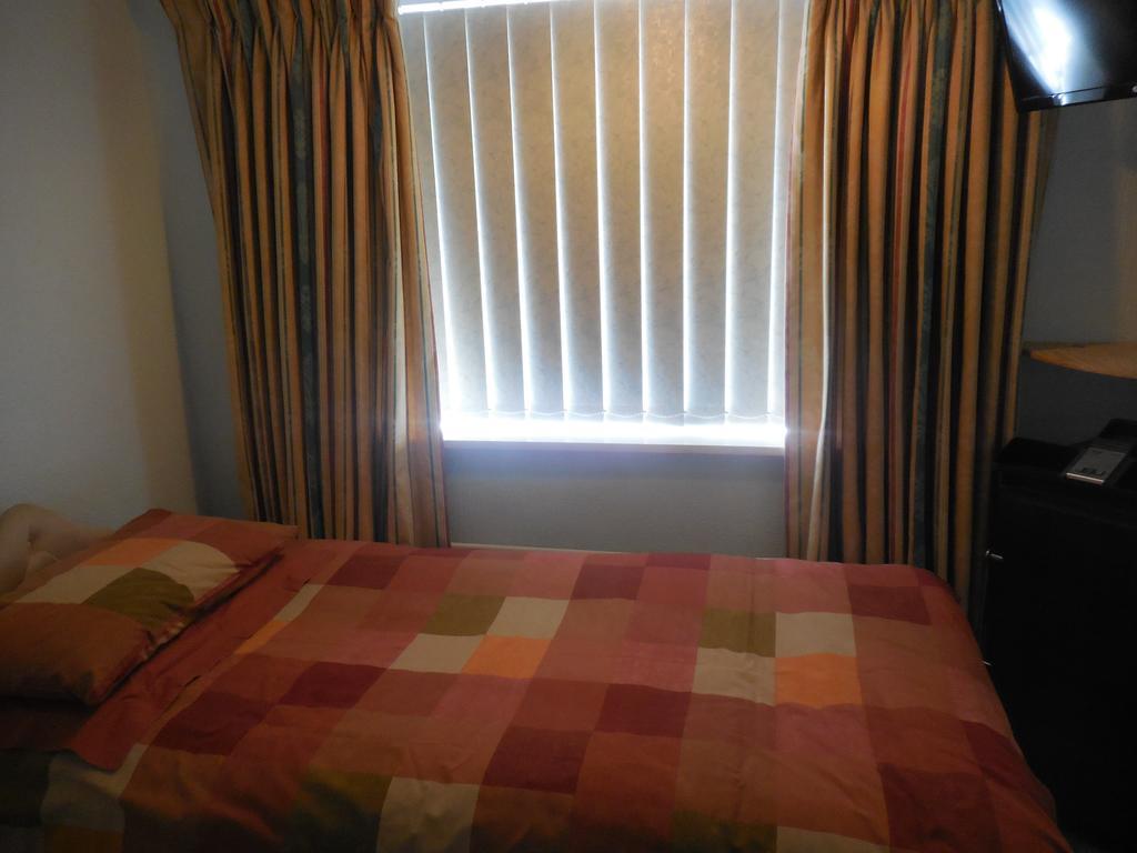 The Tulip Tree Hotel Wilmslow Habitación foto